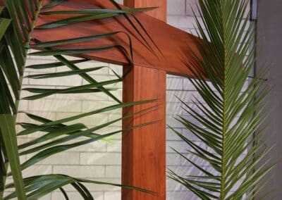 Let us shout Hosanna with fullhearts